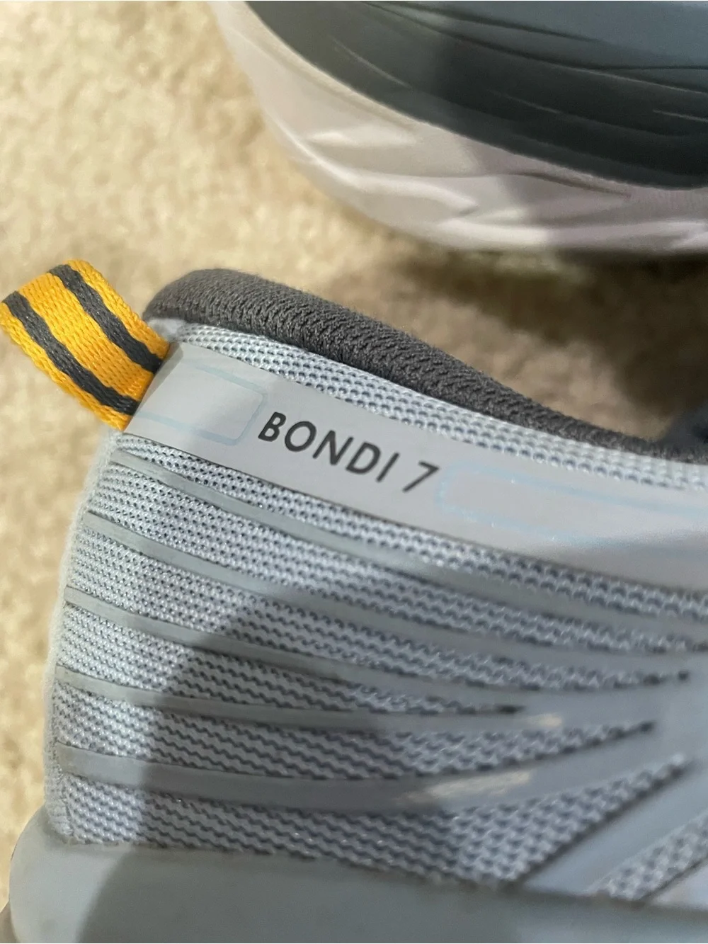 Hoka One One Bondi 7 Light Gray Running Sneakers Men’s Size 10.5